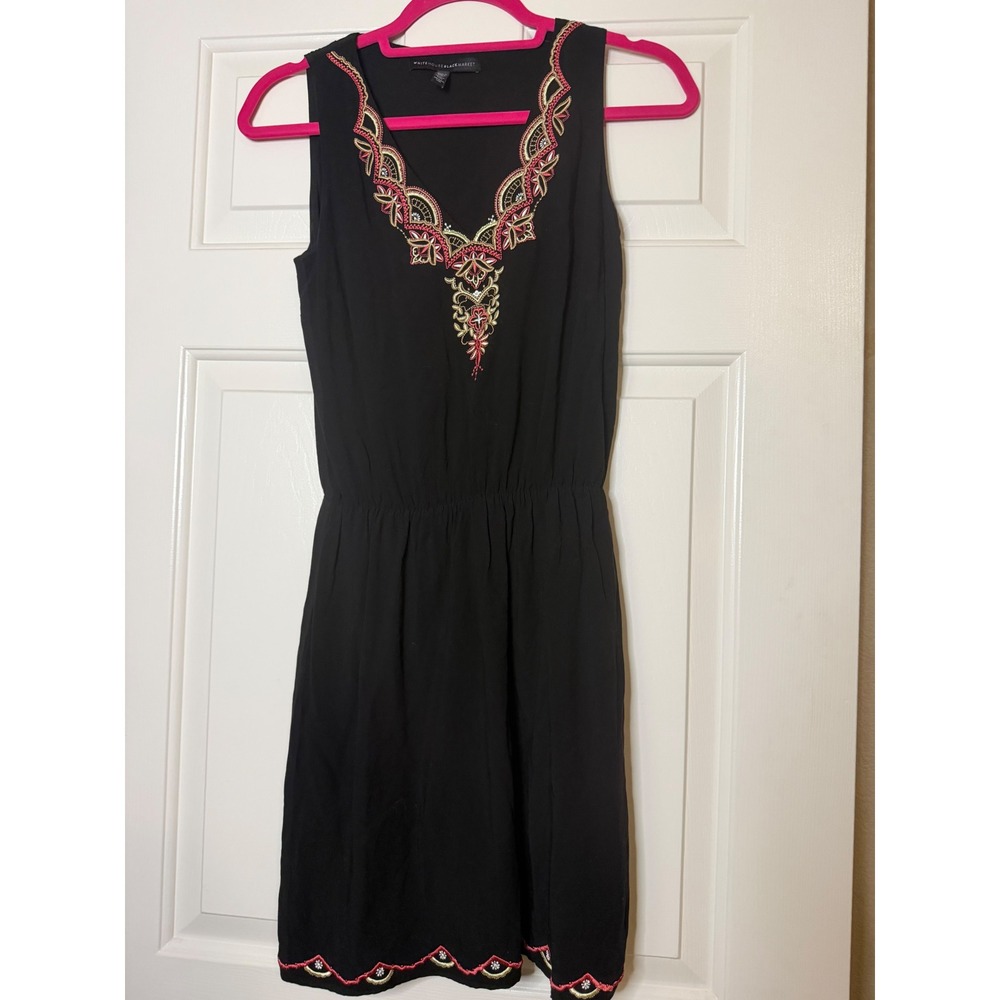 White House Black Market Black Embroidered V-Neck Sleeveless Mini Dress XXS